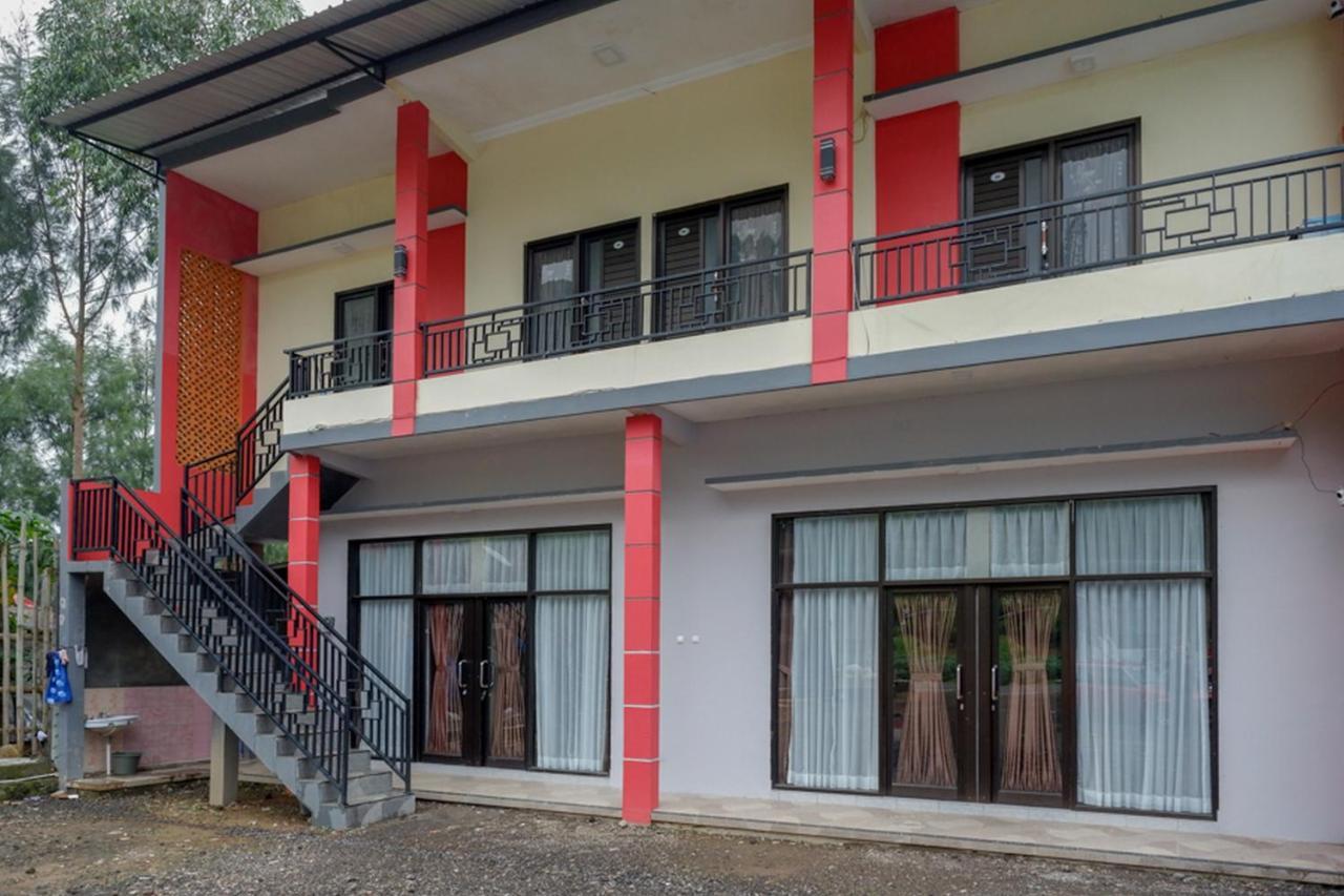 RedDoorz @ Gerbang Dieng Plateau Area Wonosobo Exterior foto